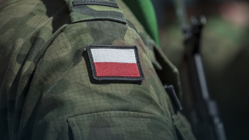 Поляки массово идут на добровольную военную подготовку, — Reuters