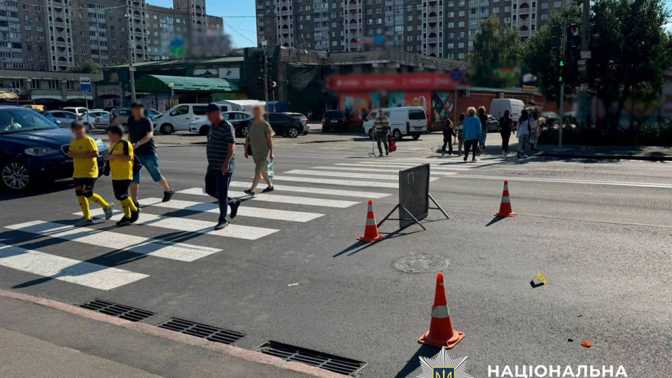 В Киеве нетрезвая женщина сбила 23-летнюю военную и скрылась с места ДТП