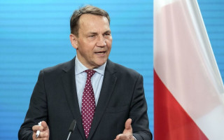 Очільник МЗС Польщі Сікорський закликав союзників збивати російські дрони і ракети над Україною