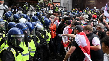 В Лондоне более 110 тысяч человек вышли на националистический марш – 25 арестов и десятки раненых