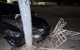 У Києві працівник автомийки викрав автомобіль клієнта та розбив його, фото