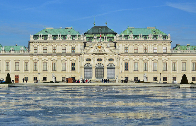 В Варшаве возле резиденции президента сбили дрон