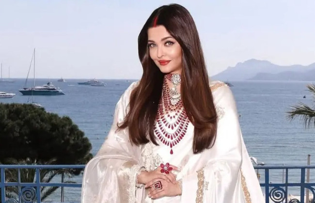 Звезда Болливуда обратилась в суд из-за откровенного контента, созданного ИИ с использованием ее образа