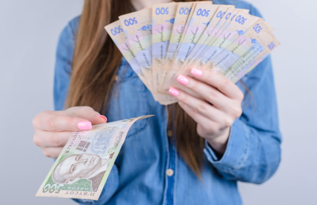 В Одессе работница банка «обчистила» счета пенсионерки — речь идет о 400 тысячах гривен