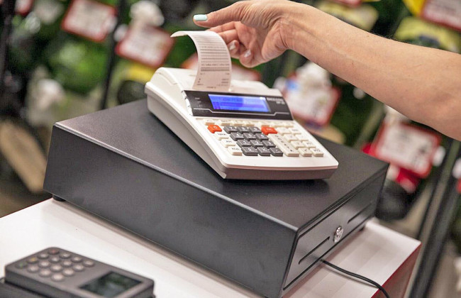 Выручка через кассовые аппараты в августе выросла на 28%