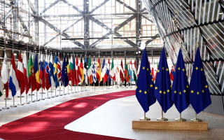 Рада ЄС ухвалила рекомендації щодо поступового виведення українців зі статусу тимчасового захисту та повернення їх в Україну