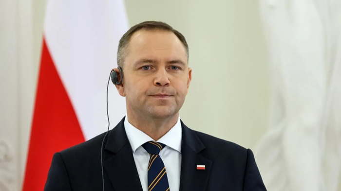 Президент Польши Навроцкий требует пояснений у правительства после заявлений в СМИ, что крышу дома разрушила ракета с F-16