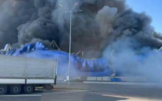 Россияне атаковали логистический центр «Эпицентра» в Киевской области, видео