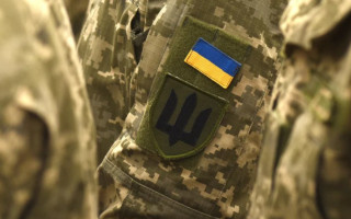 Контракт 60+: нардеп Костенко заявив, що охочі вже можуть долучитися до служби в ЗСУ