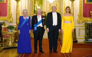 Дональд Трамп із першою леді Меланією прибули до Великобританії та зустрілися з королевською родиною, фото