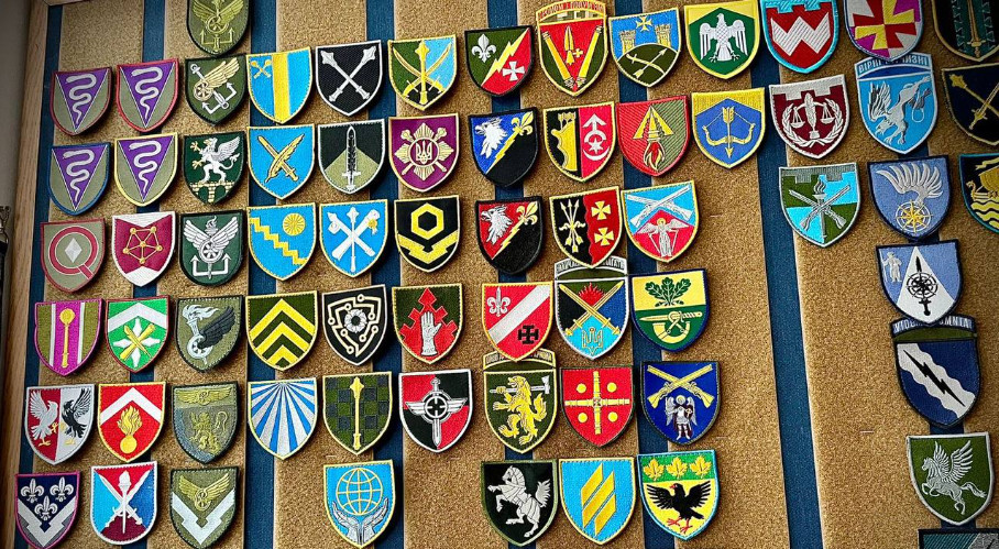 У Міноборони повідомили алгоритм створення та впровадження нарукавних знаків в ЗСУ