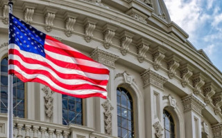 Сенаторы США предлагают ежеквартально передавать Украине замороженные активы России