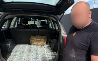 Трое военнослужащих на Киевщине продавали топливо из части: убытки оценили в $23 тысячи