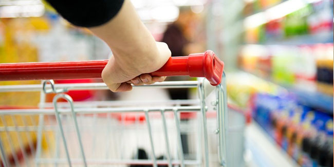 Украинцам рассказали, как проверить безопасность пищевых продуктов в магазине