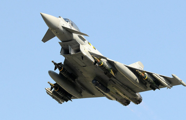 Британские истребители Typhoon начали патрулирование неба над Польшей