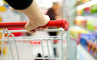 Українцям розповіли, як перевірити безпечність харчових продуктів у магазині