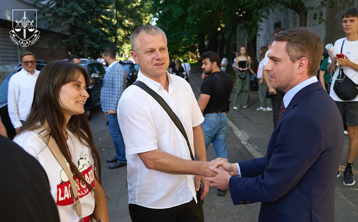«Життя дитини не можна співставити з будь-яким терміном ув’язнення»: Руслан Кравченко про довічний вирок Косову, де він представляв обвинувачення, відео