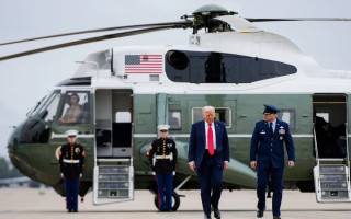 В США задержали мужчину, который нацелил лазер на вертолет Трампа