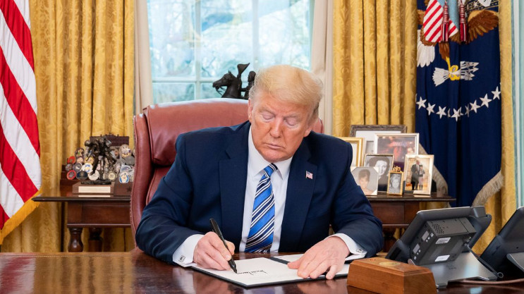 Дональд Трамп подписал указ о признании движения «Антифа» террористической организацией в США