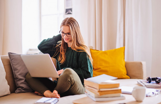 Надомная работа – может ли работник менять рабочее место