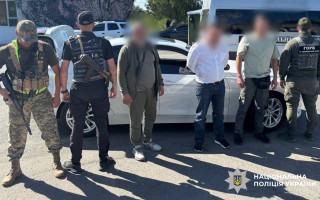 На Одещині затримали псевдопрокурора, який переправляв чоловіків за кордон за $14 тисяч