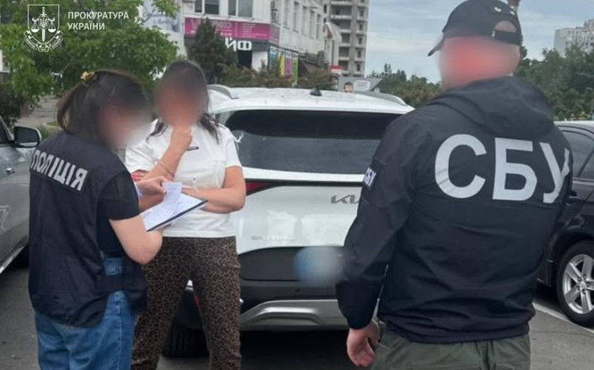 У Черкасах судитимуть жінку, яка за 4500 доларів обіцяла військовозобов’язаному відстрочку від мобілізації