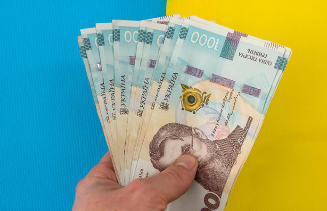 Гетманцев предложил выровнять зарплаты воспитателей детсадов с учителями начальных классов