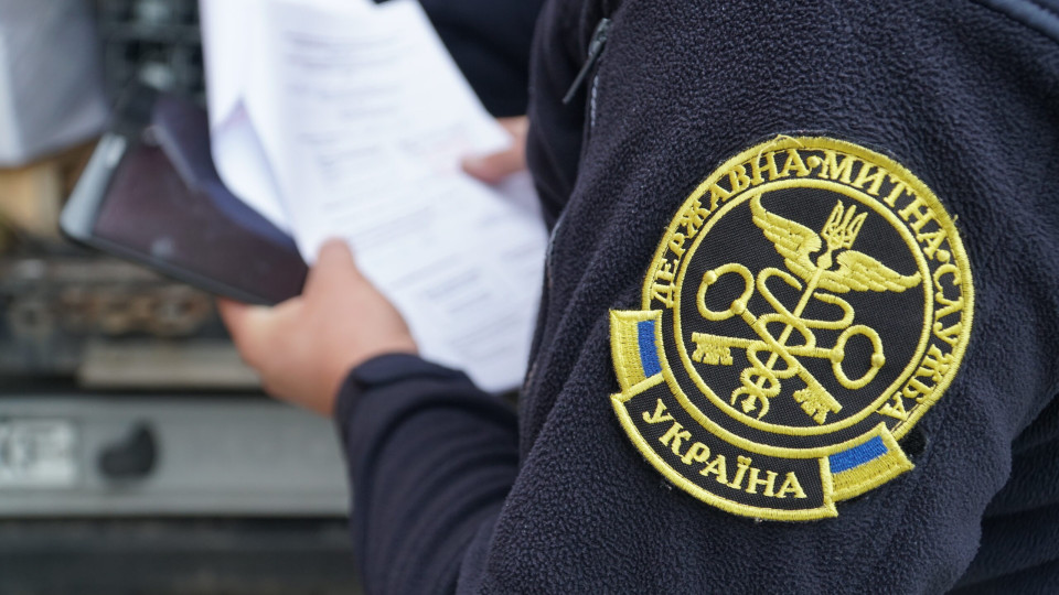 Верховный Суд высказался о прекращении таможенного режима транзита в связи с принудительным отчуждением товара в условиях военного положения
