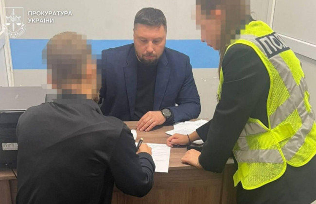 В Винницкой области учитель физкультуры палкой избил ученика, видео