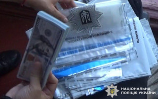 В Одессе будут судить злоумышленника, который за 6000 долларов обещал иностранцу вид на постоянное жительство