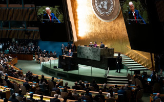 Трамп в разговоре с Макроном сравнил Россию с «бумажным тигром»