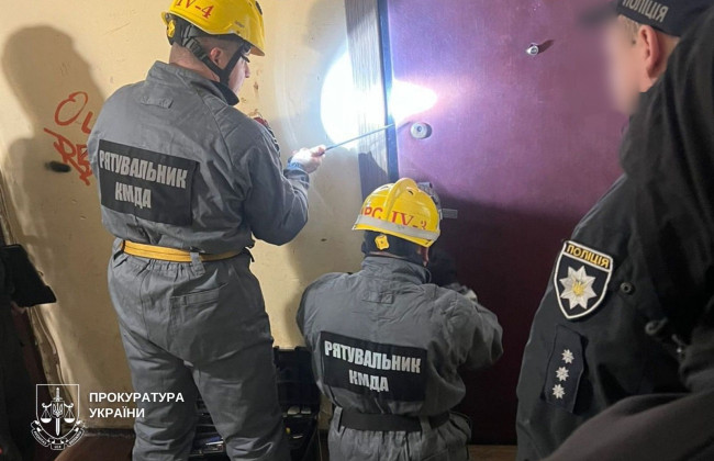 У Києві 17-річна матір на кілька днів залишила 7-місячного сина самого у квартирі