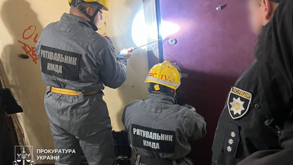 В Киеве 17-летняя мать на несколько дней оставила 7-месячного сына одного в квартире