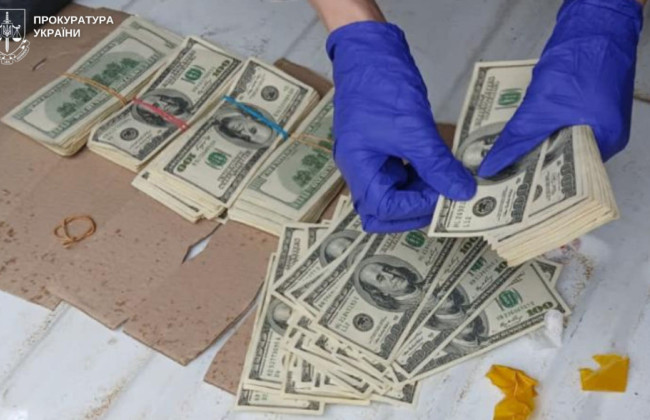 Во Львове задержали организатора фейкового обменника, который обманул клиента на 50000 долларов