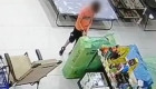 В Киеве 6-летний мальчик поджег товар и спровоцировал пожар в гипермаркете, фото и видео