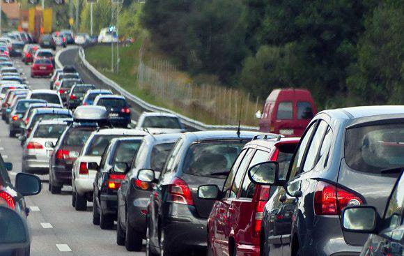 Через відтік хасидів пункти пропуску з Польщею та Молдовою перевантажені – де найбільше авто