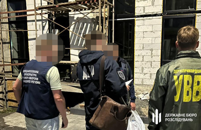 На Хмельниччині ДБР викрило підполковника на хабарі за переведення військового в тил