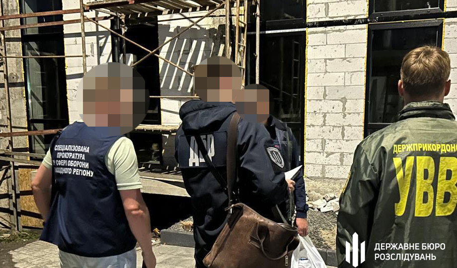 На Хмельниччині ДБР викрило підполковника на хабарі за переведення військового в тил