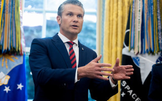 Bloomberg узнал, почему Хегсет срочно созвал сотни высших офицеров на встречу в Вирджинии