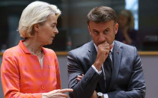 Урсула фон дер Ляйен оказалась в центре скандала из-за удаления месседжа от Макрона, который призвал ее заблокировать торговое соглашение со странами Латинской Америки