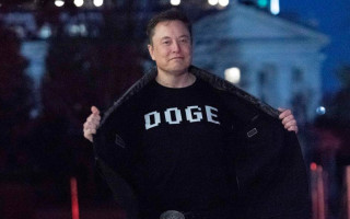 Администрация Трампа вновь нанимает сотни федеральных служащих, отсеянных DOGE Илона Маска