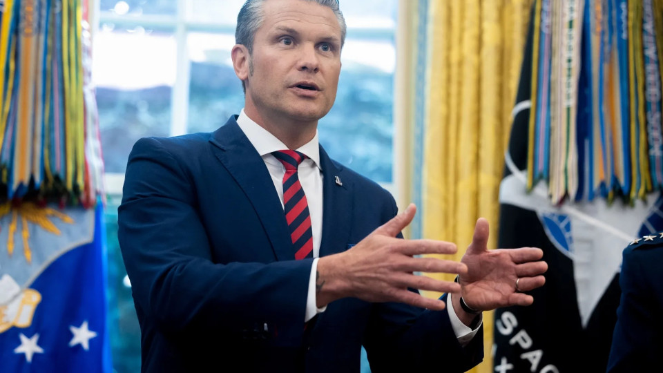 Bloomberg дізнався, чому Гегсет терміново скликав сотні вищих офіцерів на зустріч у Вірджинії