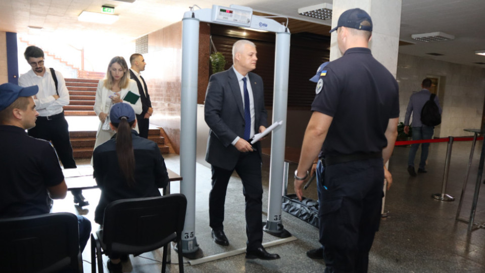 Кабмин установил дополнительное вознаграждение сотрудникам Службы судебной охраны, работающим на территориях активных или возможных боевых действий