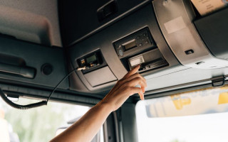 Как действовать водителям при сбоях смарт-тахографов из-за влияния РЭБ — инструкция