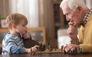 Омбудсман: родители не могут запрещать детям общаться с бабушкой и дедушкой