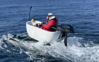 Британський блогер перетнув море у ванній, фото