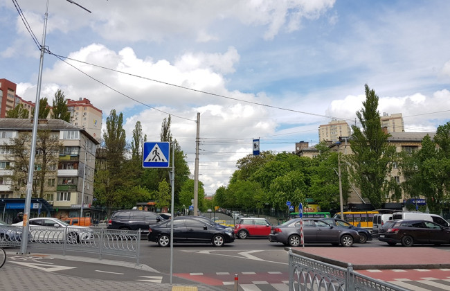 В Киеве в результате атаки полностью перекрыта улица Гарматная — что известно