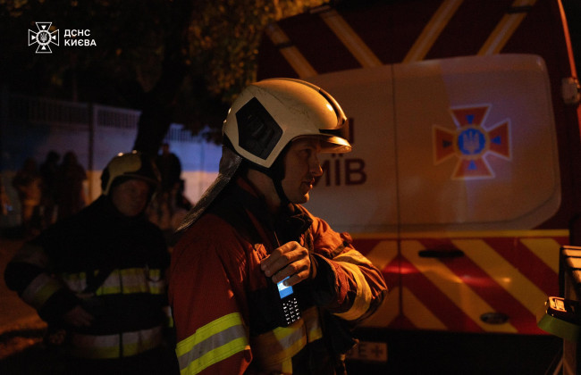 В Киеве двое погибших в результате атаки РФ — из-под завалов деблокировали тело 12-летней девочки