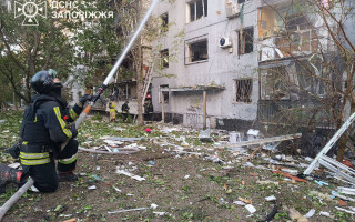 У Запоріжжі через російську атаку постраждали 27 людей — палала багатоповерхівка, фото