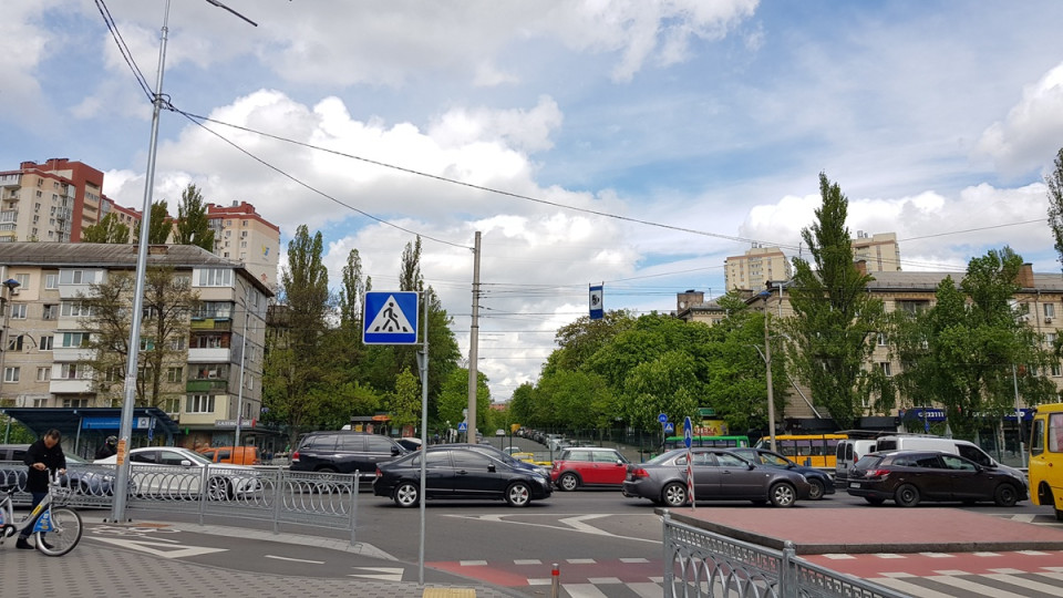 В Киеве в результате атаки полностью перекрыта улица Гарматная — что известно